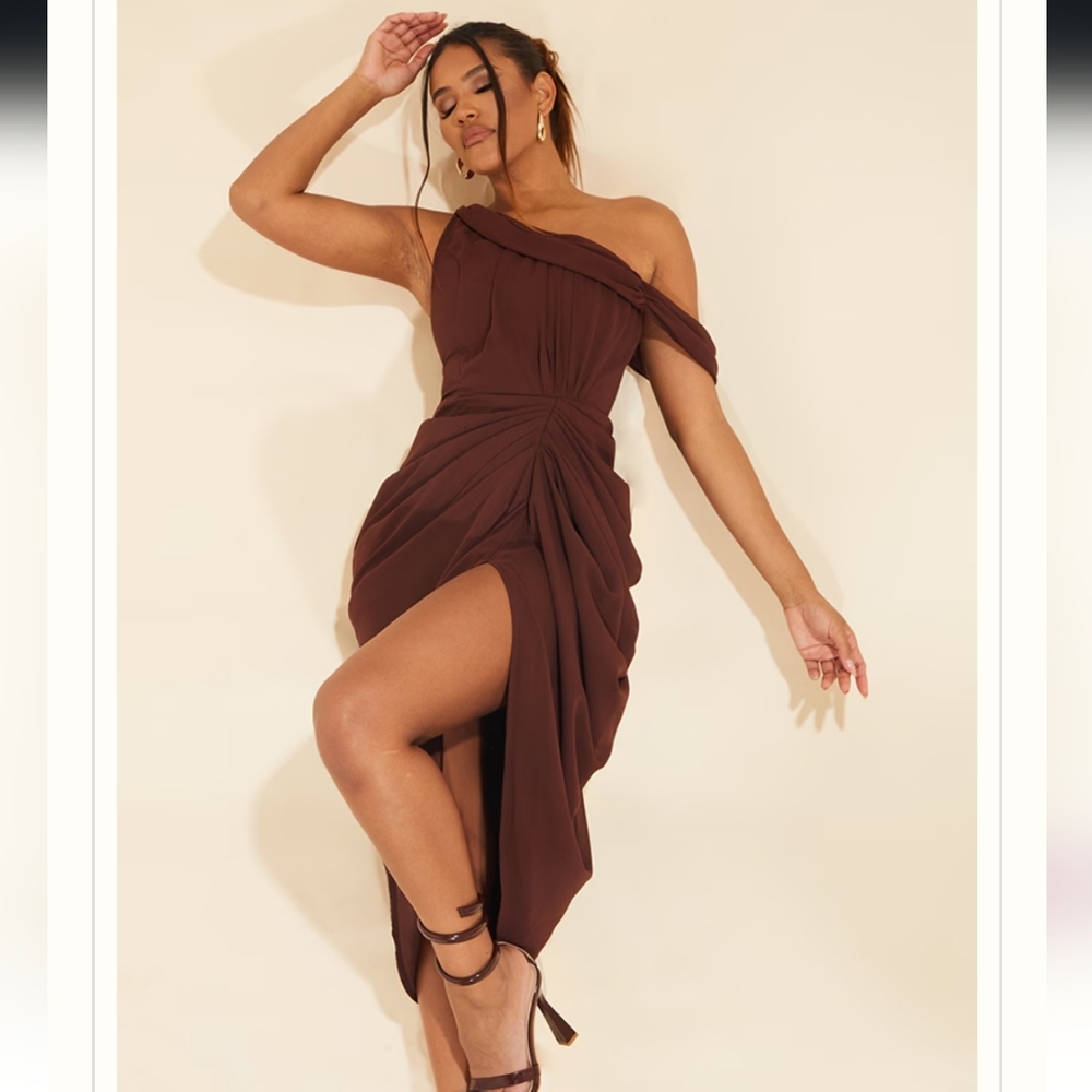 Elegant Brown One-Shoulder Dress